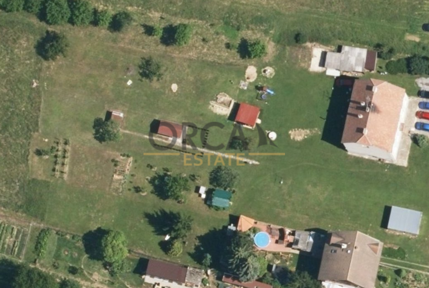 Podíl na zajímavém pozemku v k.ú. Stavěšice