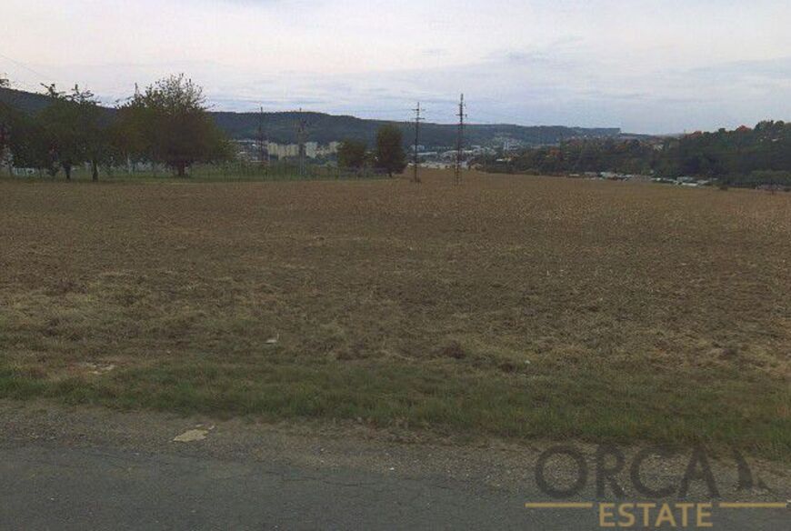 Prodej 0,2 ha pozemků v k.ú. Zlín