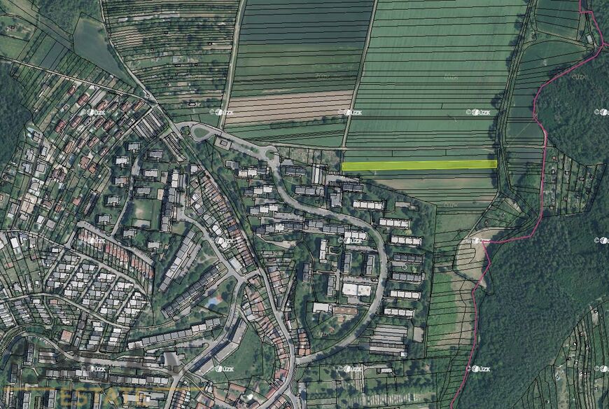 Prodej spoluvlastnického podílu 1123 m2 na pozemku v k.ú. Komín