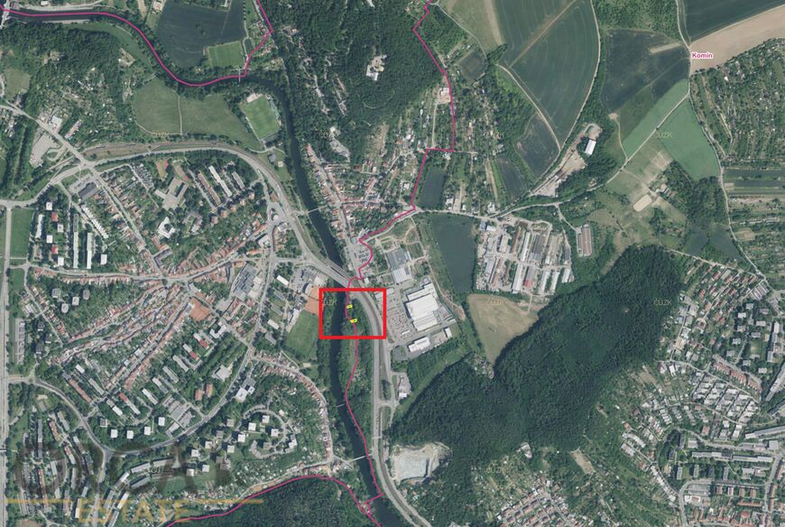 Podíl 42 m2 na pozemcích v k.ú. Komín a v k.ú. Bystrc