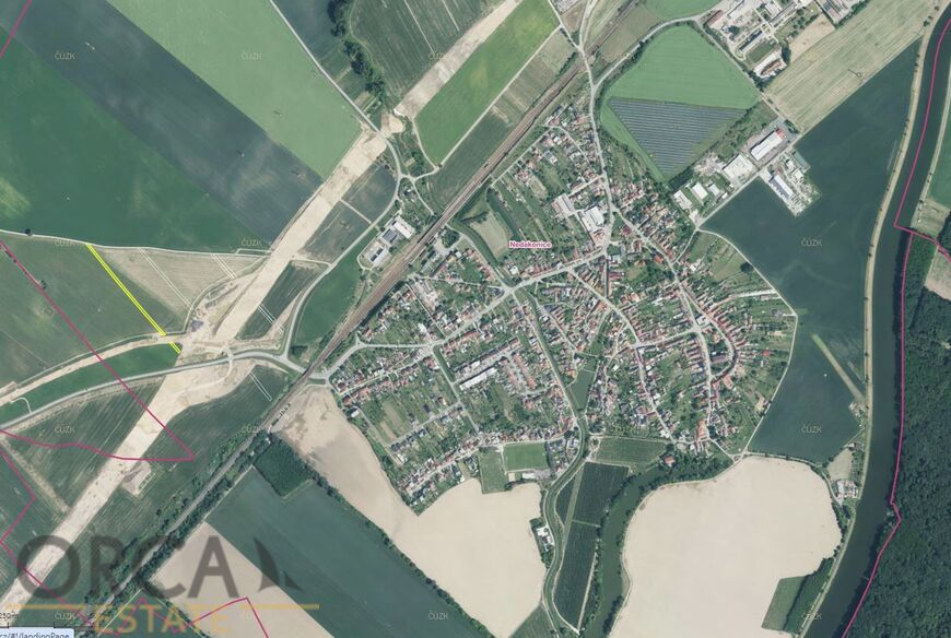 Spoluvlastnický podíl na orné půdě 593 m2 v k.ú. Nedakonice