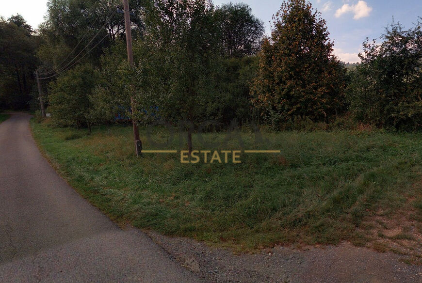 Prodej podílu 1164 m2 na pozemku v k. ú. Straník