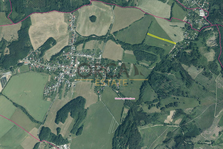 Prodej podílu 3706 m2 na pozemcích v k. ú. Slavkov pod Hostýnem