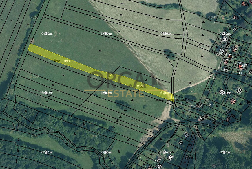 Prodej podílu 3706 m2 na pozemcích v k. ú. Slavkov pod Hostýnem