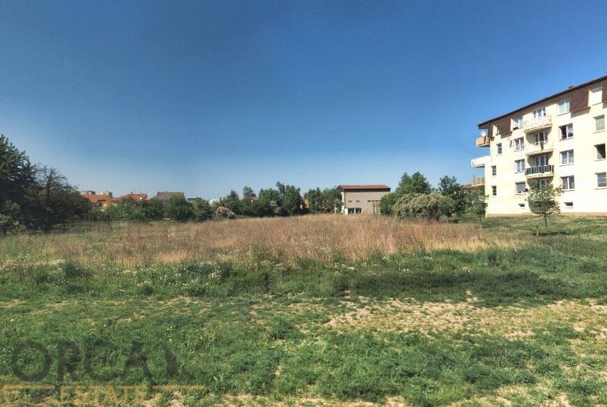 Prodej spoluvlastnického podílu investičního pozemku 2811 m2 v k.ú. Slavonín