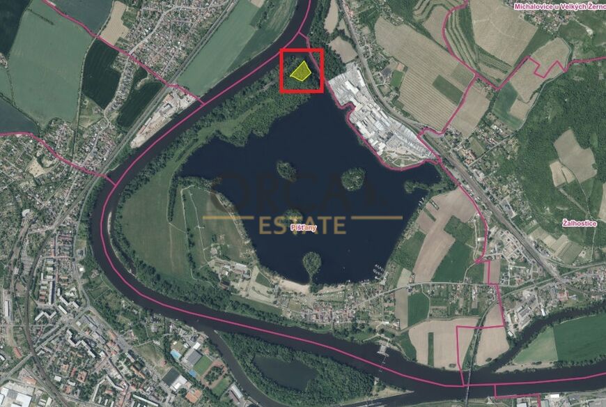 0,7 ha pozemku v k.ú. Píšťany