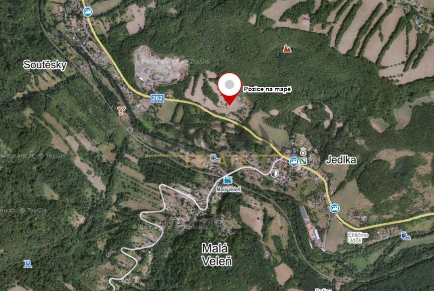 2,5 ha pozemků v k. ú. Malá Veleň