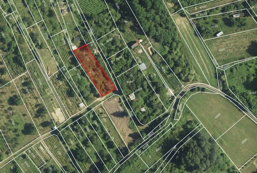 Hustopeče u Brna (907 m2)