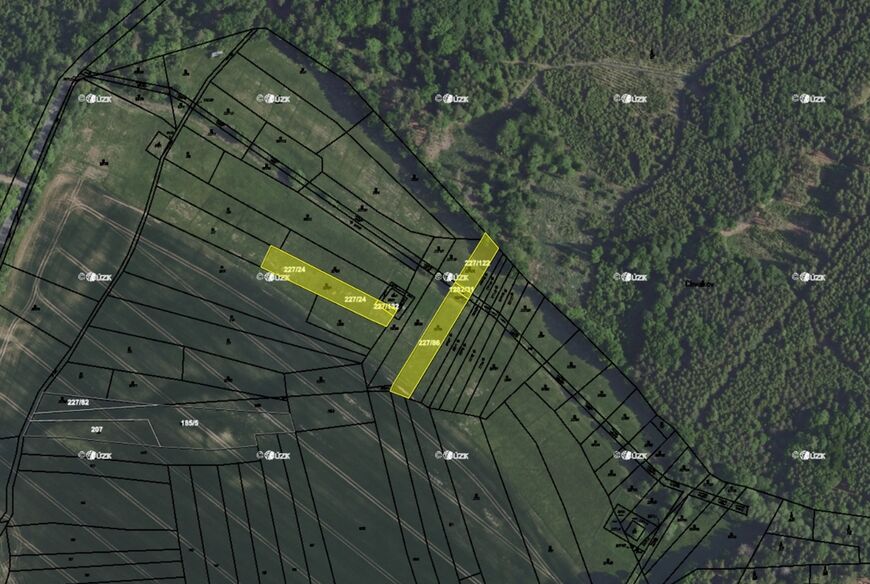 Černé Voděrady (3 381 m2)