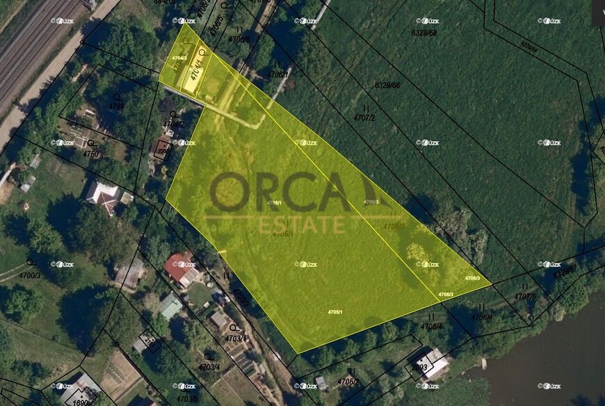 Prodej podílu 795 m2 na pozemcích v k.ú. Napajedla