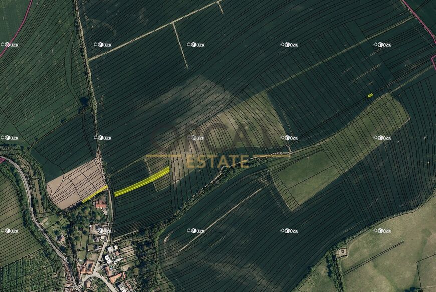 0,1 ha pozemků v k.ú. Nesovice