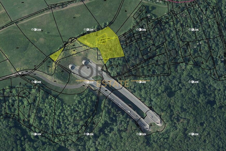 Prodej 0,5 ha komerčních pozemků v k.ú. Prackovice nad Labem