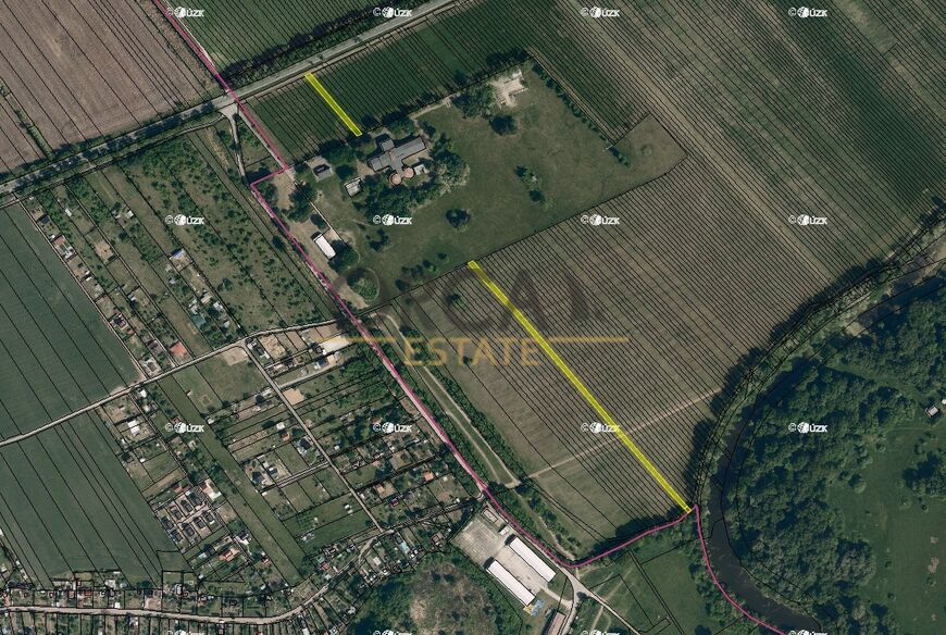 Spoluvlastnický podíl 6/16 na pozemcích v k. ú. Rohatec (okres Hodonín)